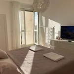 Bella Veruda In *